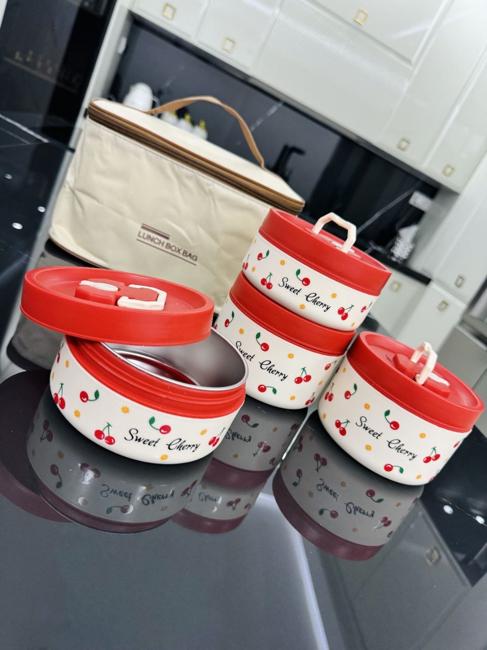 ظرف غذای چهار عددی به همراه لانچ بگ